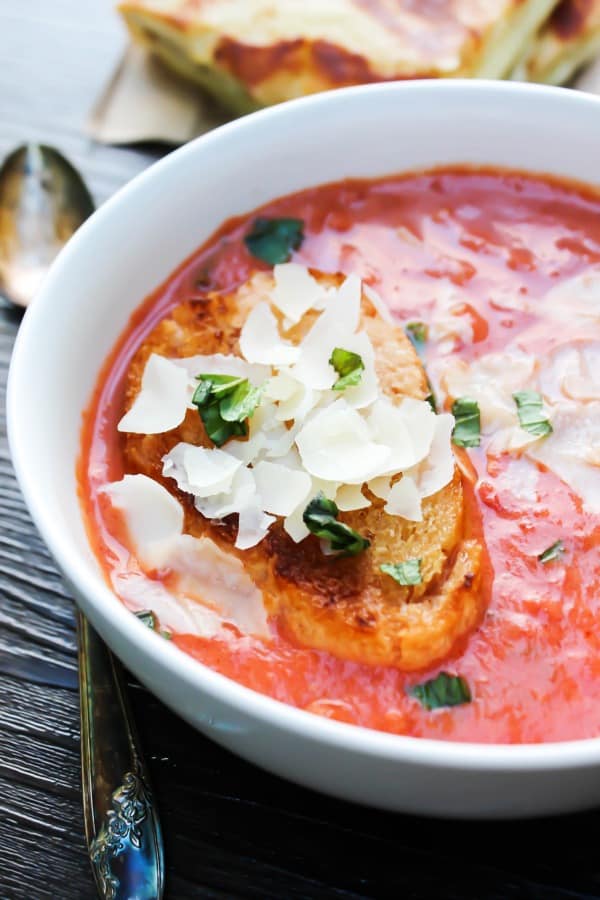 20-Minute Creamy Tomato & Basil Soup
