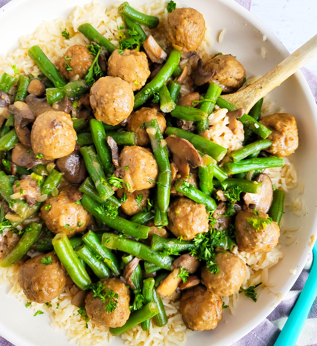 One-Pot Meatballs & Green Beans with Mushrooms