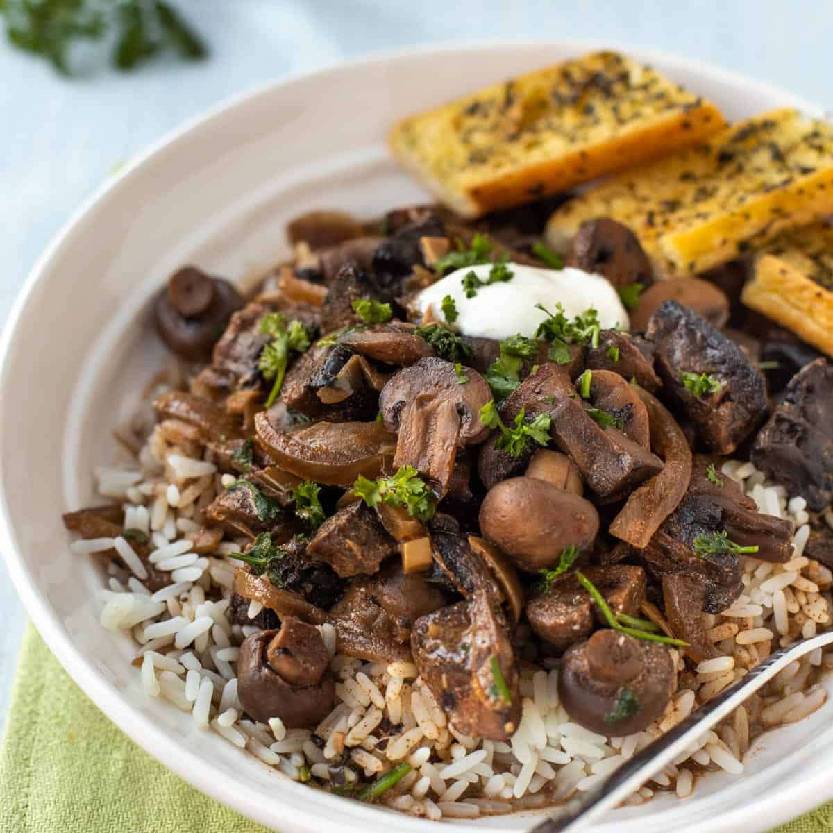 Slow Cooker Mushroom Stroganoff