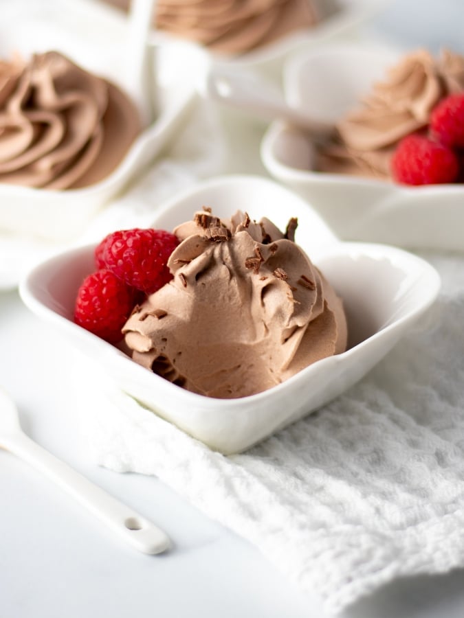 3-Ingredient Easy Chocolate Mousse
